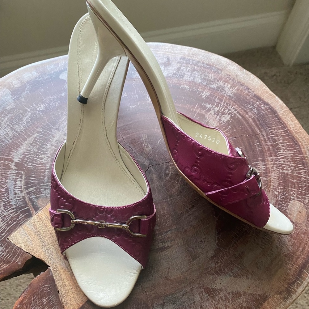 Gucci Embossed Leather Kitten heels